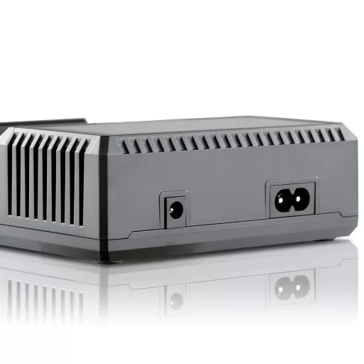 Everactive UC-4200 akkumulátor töltő Univerzális Váltakozó áram