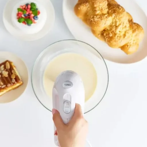 MPM MMR-25 hand mixer white
