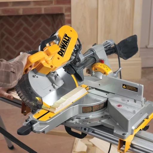 DeWALT DWS780 3800 RPM 1675 W