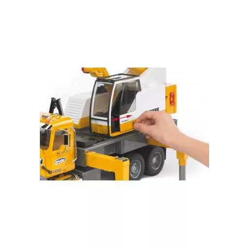 BRUDER MACK Granite Liebherr crane truck
