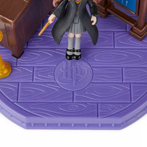 Wizarding World WWO PYS LctCharmsClassroom V1 GML