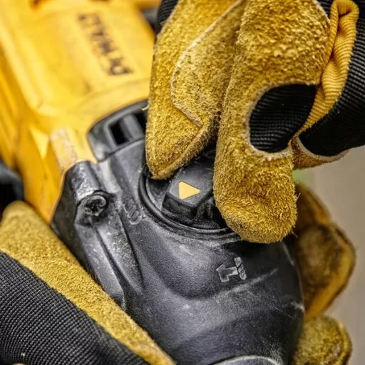DeWALT D25134K-QS fúrókalapács 800 W Kulcsnélküli