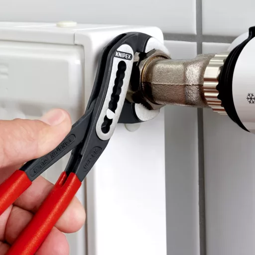 Knipex 88 01 180 fogó Hornyos vízpumpa fogó