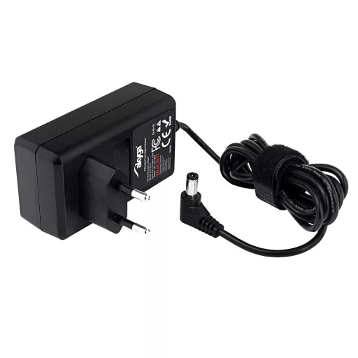 Akyga AK-TB-17 áramátalakító és inverter Beltéri 24 W Fekete