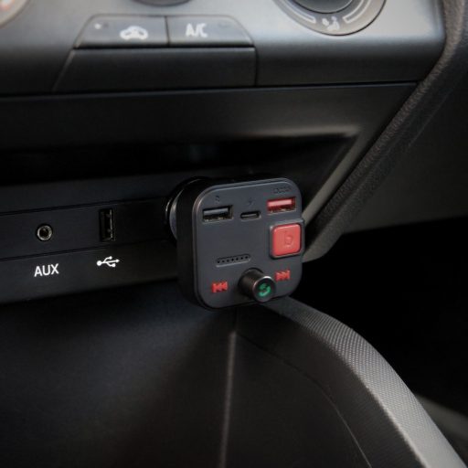 Savio TR-15 Transmiter FM z Bluetooth 87,6 - 107,9 MHz Bluetooth/USB Fekete