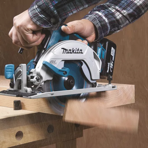 Makita DHS680Z hordozható körfűrész 16,5 cm Zöld 5000 RPM