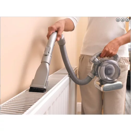 Black & Decker PD1820LF kézi porszívó Fekete, Króm Porzsák nélküli
