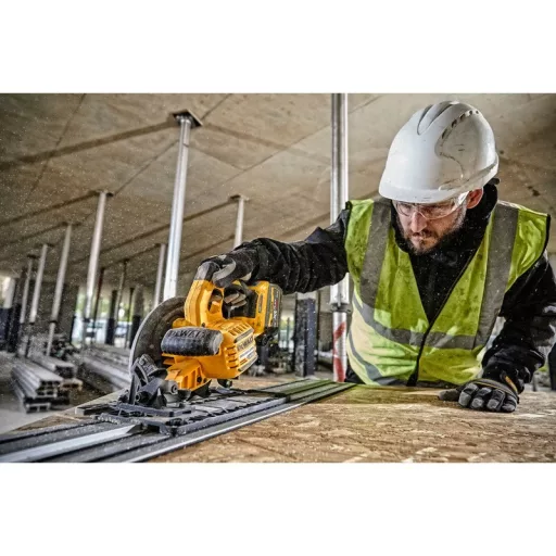 DeWALT DCS579NT-XJ hordozható körfűrész 19 cm Fekete, Szürke, Sárga 5800 RPM