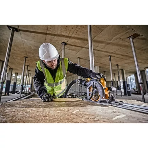 DeWALT DCS579NT-XJ hordozható körfűrész 19 cm Fekete, Szürke, Sárga 5800 RPM