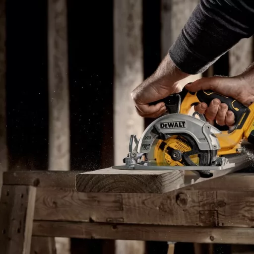 DeWALT DCS512P2-QW hordozható körfűrész 14 cm Fekete, Sárga 3600 RPM