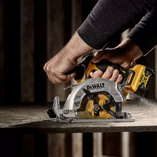 DeWALT DCS512P2-QW hordozható körfűrész 14 cm Fekete, Sárga 3600 RPM