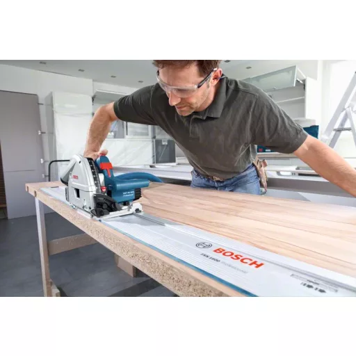Bosch 0 601 675 000 hordozható körfűrész 16,5 cm 6250 RPM 1400 W
