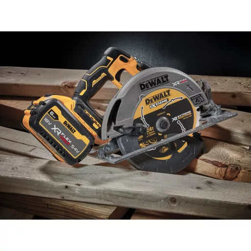 DeWALT DCS573NT-XJ hordozható körfűrész