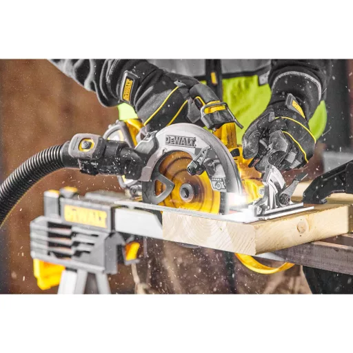 DeWALT DCS573NT-XJ hordozható körfűrész