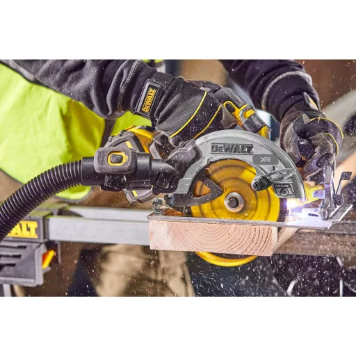 DeWALT DCS573NT-XJ hordozható körfűrész