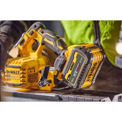 DeWALT DCS573NT-XJ hordozható körfűrész