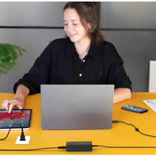 j5create JUP1265 áramátalakító és inverter Beltéri 65 W Fekete