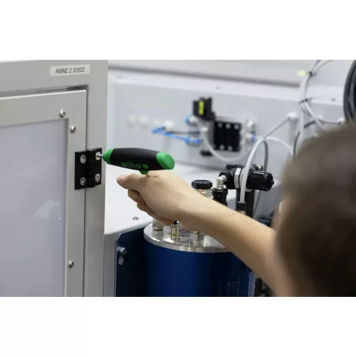 Stiftschlüssel-Set TORX, mit Quergriff ComfortGrip (schwarz/rot, 6-teilig mit Seitenabtrieb, mit Werkbankständer)