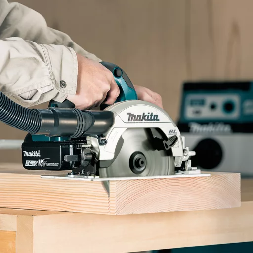 Makita DHS661RTJU hordozható körfűrész 16,5 cm Fekete, Kék 5000 RPM