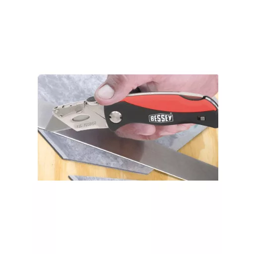 BESSEY DBKPH-EU vágókés Fekete, Vörös Rögzített pengés kés
