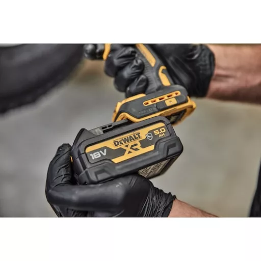 DeWALT DCB184G-XJ akkumulátor töltő