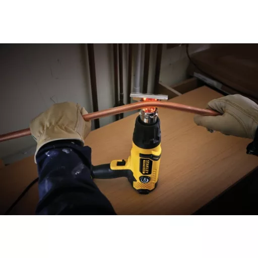 Stanley FME670K Hőlégpuska 550 liter per perc 600 °C 2000 W Fekete, Sárga