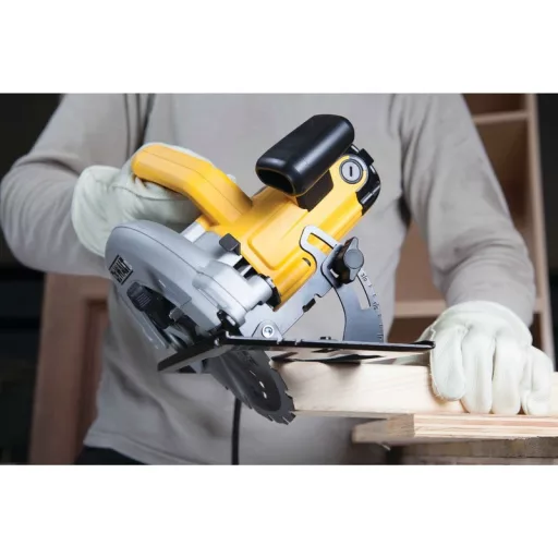 DeWALT DWE560 hordozható körfűrész 18,4 cm 5500 RPM 1350 W